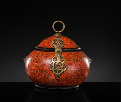 Lot 191 - A BRASS-MOUNTED LACQUERED WOOD BOX, KERALA, 19TH-20TH CENTURY