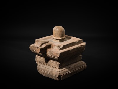 Lot 4 - A LARGE SANDSTONE LINGAM AND YONI, ANGKOR PERIOD, 10TH-12TH CENTURY