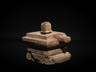 Lot 4 - A LARGE SANDSTONE LINGAM AND YONI, ANGKOR PERIOD, 10TH-12TH CENTURY
