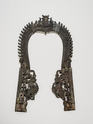 Lot 93 - A VERY LARGE (146 CM HIGH) BRONZE ARCH, PRABHAVALI, KERALA, 18TH-19TH CENTURY