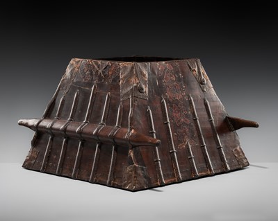 Lot 248 - AN INSCRIBED IRON-MOUNTED LACQUERED WOOD RICE MEASURING BASKET, MIDOU, 19TH CENTURY