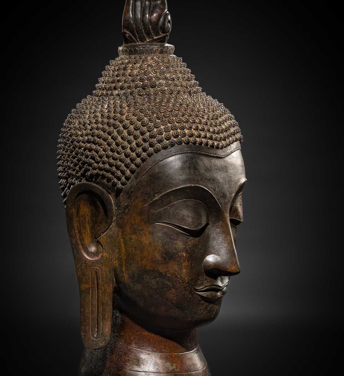 Lot 37 - A MONUMENTAL (106 CM HIGH) BRONZE HEAD OF BUDDHA, AYUTTHAYA STYLE
