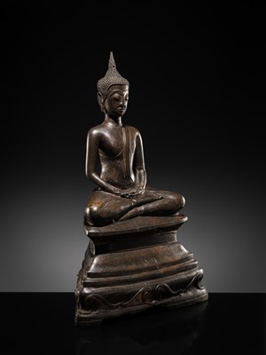 Lot 11 - A BRONZE FIGURE OF BUDDHA SHAKYAMUNI, LAOS, CHIEN SENG STYLE, 16TH-17TH CENTURY