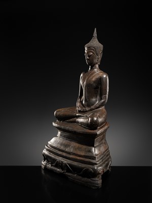 Lot 11 - A BRONZE FIGURE OF BUDDHA SHAKYAMUNI, LAOS, CHIEN SENG STYLE, 16TH-17TH CENTURY