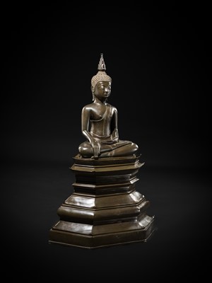 Lot 10 - A VERY LARGE AND IMPORTANT BRONZE FIGURE OF BUDDHA, LAOS, 16TH-17TH CENTURY