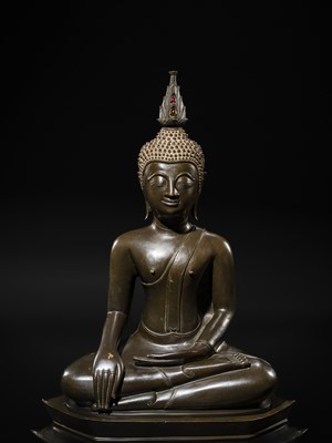 Lot 10 - A VERY LARGE AND IMPORTANT BRONZE FIGURE OF BUDDHA, LAOS, 16TH-17TH CENTURY