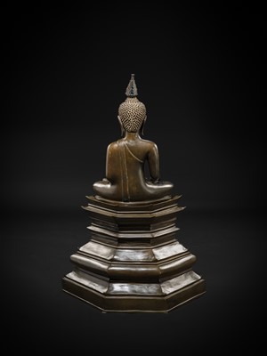 Lot 10 - A VERY LARGE AND IMPORTANT BRONZE FIGURE OF BUDDHA, LAOS, 16TH-17TH CENTURY