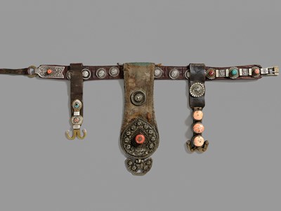 Lot 27 - A FINE LEATHER AND BROCADE BELT WITH SILVER FITTINGS AND GEMSTONE INLAYS, 19TH CENTURY