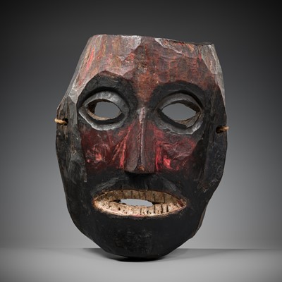 Lot 29 - A CARVED WOOD SHAMAN MASK, MIDDLE HILLS, NEPAL, 18TH-19TH CENTURY