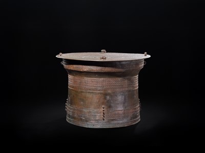 Lot 42 - A MONUMENTAL AND EXTREMELY RARE BRONZE RAIN DRUM, KAREN PEOPLE