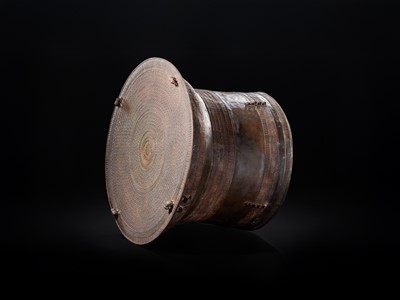 Lot 42 - A MONUMENTAL AND EXTREMELY RARE BRONZE RAIN DRUM, KAREN PEOPLE