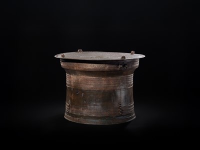 Lot 42 - A MONUMENTAL AND EXTREMELY RARE BRONZE RAIN DRUM, KAREN PEOPLE
