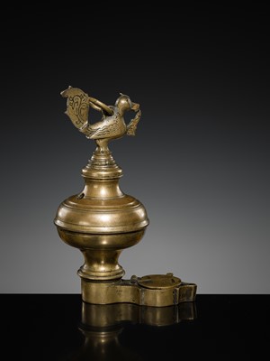 Lot 186 - A BRASS ‘PEACOCK’ OIL LAMP, KEDA VILAKKU, KERALA, 19TH-EARLY 20TH CENTURY