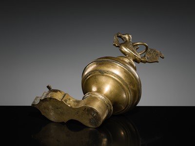 Lot 186 - A BRASS ‘PEACOCK’ OIL LAMP, KEDA VILAKKU, KERALA, 19TH-EARLY 20TH CENTURY