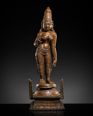 Lot 80 - A BRONZE FIGURE OF PARVATI, NAYAK PERIOD