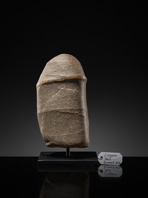 Lot 8 - A PHALLIC LIMESTONE LINGAM, BURMA, CIRCA 8TH-10TH CENTURY