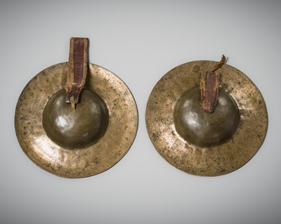 Lot 160 - A PAIR OF BRONZE CYMBALS, LATE 17TH-18TH CENTURY