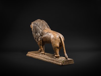 Lot 102 - A LARGE WOOD FIGURE OF A LION, SOUTH INDIA, PROBABLY TAMIL NADU, 19TH-20TH CENTURY