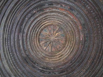 Lot 43 - A LARGE BRONZE RAIN DRUM, KAREN PEOPLE, 18TH-19TH CENTURY