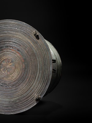 Lot 43 - A LARGE BRONZE RAIN DRUM, KAREN PEOPLE, 18TH-19TH CENTURY