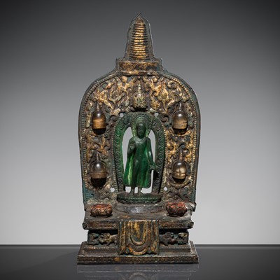 Lot 67 - A GLASS FIGURE OF BUDDHA SHAKYAMUNI WITH AN INLAID GILT-COPPER MANDORLA