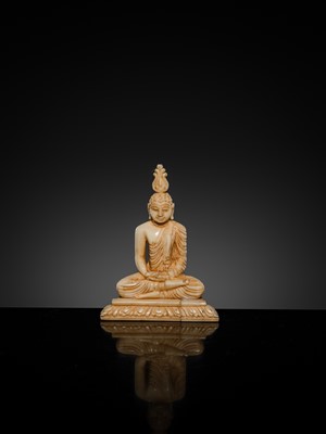 Lot 157 - A GROUP OF THREE MINIATURE IVORY FIGURES OF BUDDHA SHAKYAMUNI, 19TH CENTURY
