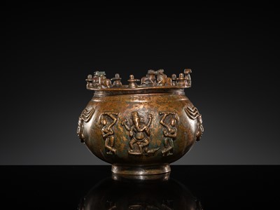 Lot 88 - A SHAIVITE COPPER ALLOY JAR FOR HOLY ASHES, VIBHUTIPATRA, TAMIL NADU, 18TH CENTURY