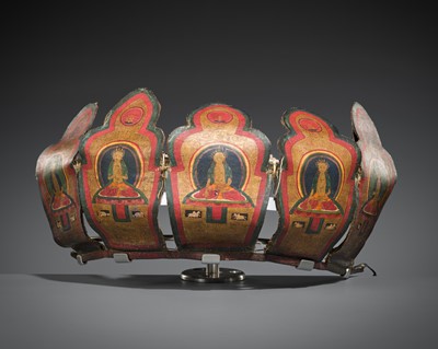 Lot 169 - A GILT AND PAINTED LEATHER RITUAL CROWN WITH THE FIVE PRESIDING BUDDHAS, TIBET, CIRCA 15TH – 16TH CENTURY