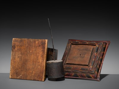 Lot 182 - A FINELY CARVED AND PAINTED WOOD TABLE PRAYER WHEEL, 19TH CENTURY