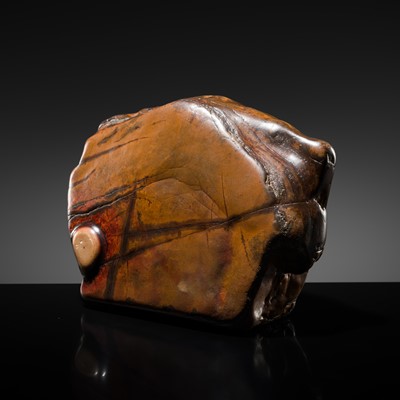 Lot 134 - AN AGATE ‘BUDDHA’S EYE’ SCHOLAR’S ROCK, 19TH TO EARLY 20TH CENTURY