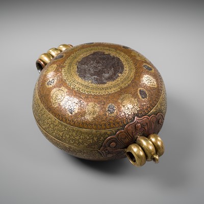 Lot 222 - AN IRON-INLAID AND COPPER-PATINATED BRASS CHARM BOX AND COVER, GAU, 18TH-19TH CENTURY