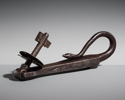 Lot 274 - A LARGE IRON KEY, TIBET, 17TH CENTURY OR EARLIER