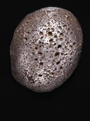 Lot 154 - A LOT OF SILVER AND IRON COINS, BEADS, AND INGOTS, 19TH-20TH CENTURY