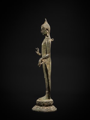 Lot 12 - A RARE AND LARGE BRONZE FIGURE OF BUDDHA, PAGAN STYLE