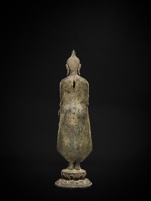 Lot 12 - A RARE AND LARGE BRONZE FIGURE OF BUDDHA, PAGAN STYLE