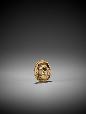 Lot 213 - A FINE STAG ANTLER MANJU NETSUKE WITH MOKUGYO AND LOTUS