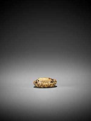 Lot 213 - A FINE STAG ANTLER MANJU NETSUKE WITH MOKUGYO AND LOTUS