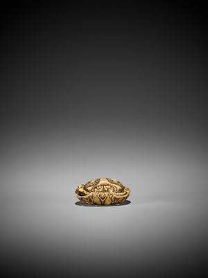 Lot 213 - A FINE STAG ANTLER MANJU NETSUKE WITH MOKUGYO AND LOTUS