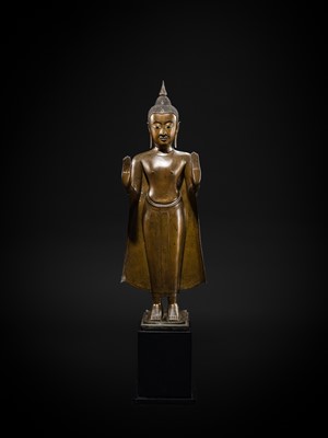 Lot 26 - A FINE BRONZE FIGURE OF BUDDHA, AYUTTHAYA KINGDOM, 16TH-17TH CENTURY