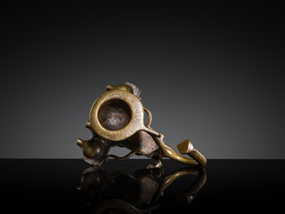 Lot 180 - A BRONZE ‘ELEPHANT AND MAHOUT’ ARATI LAMP, MAHARASHTRA