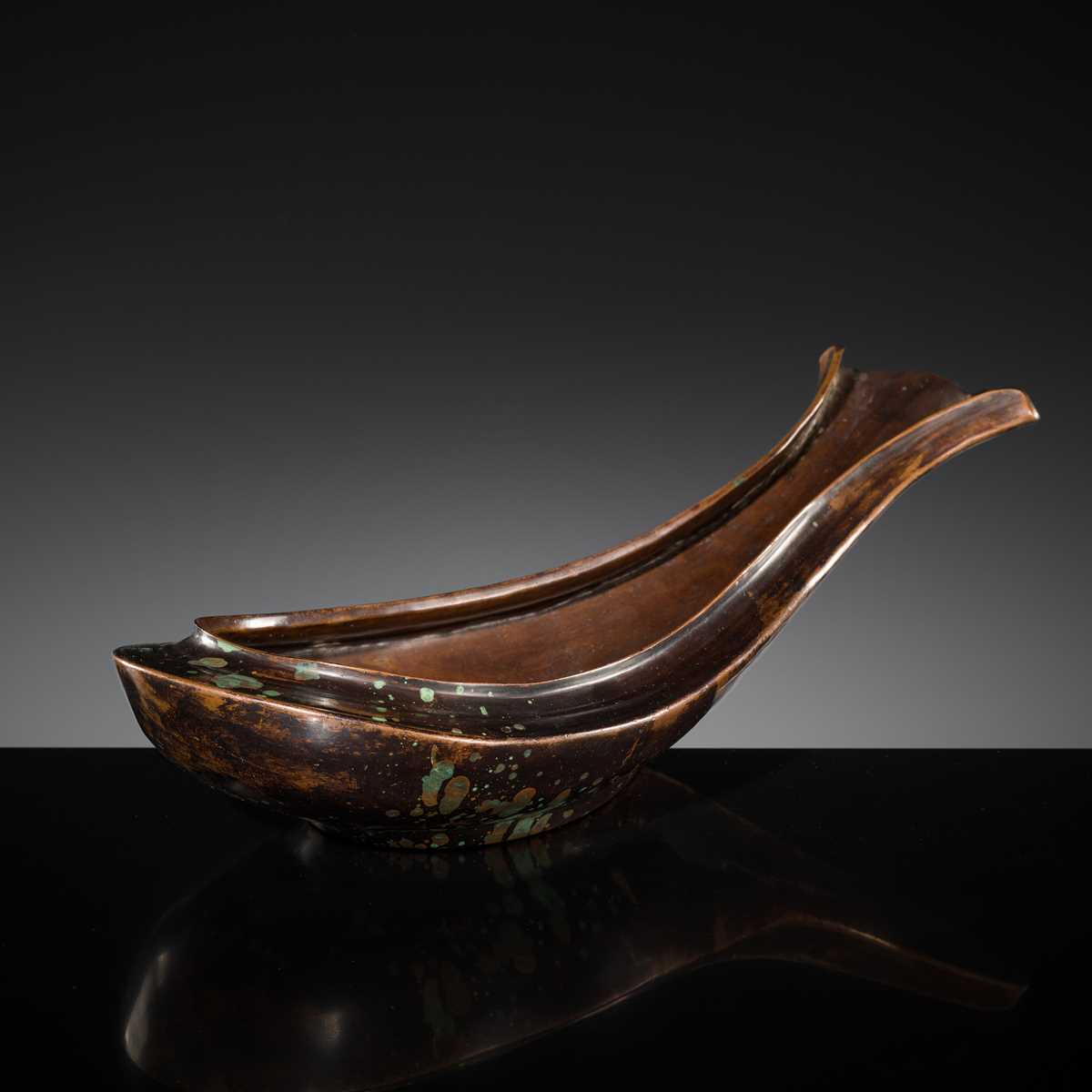 Lot 89 - A COPPER ‘YONI’ LIBATION VESSEL, ARGHA PATRA, 18TH-19TH CENTURY