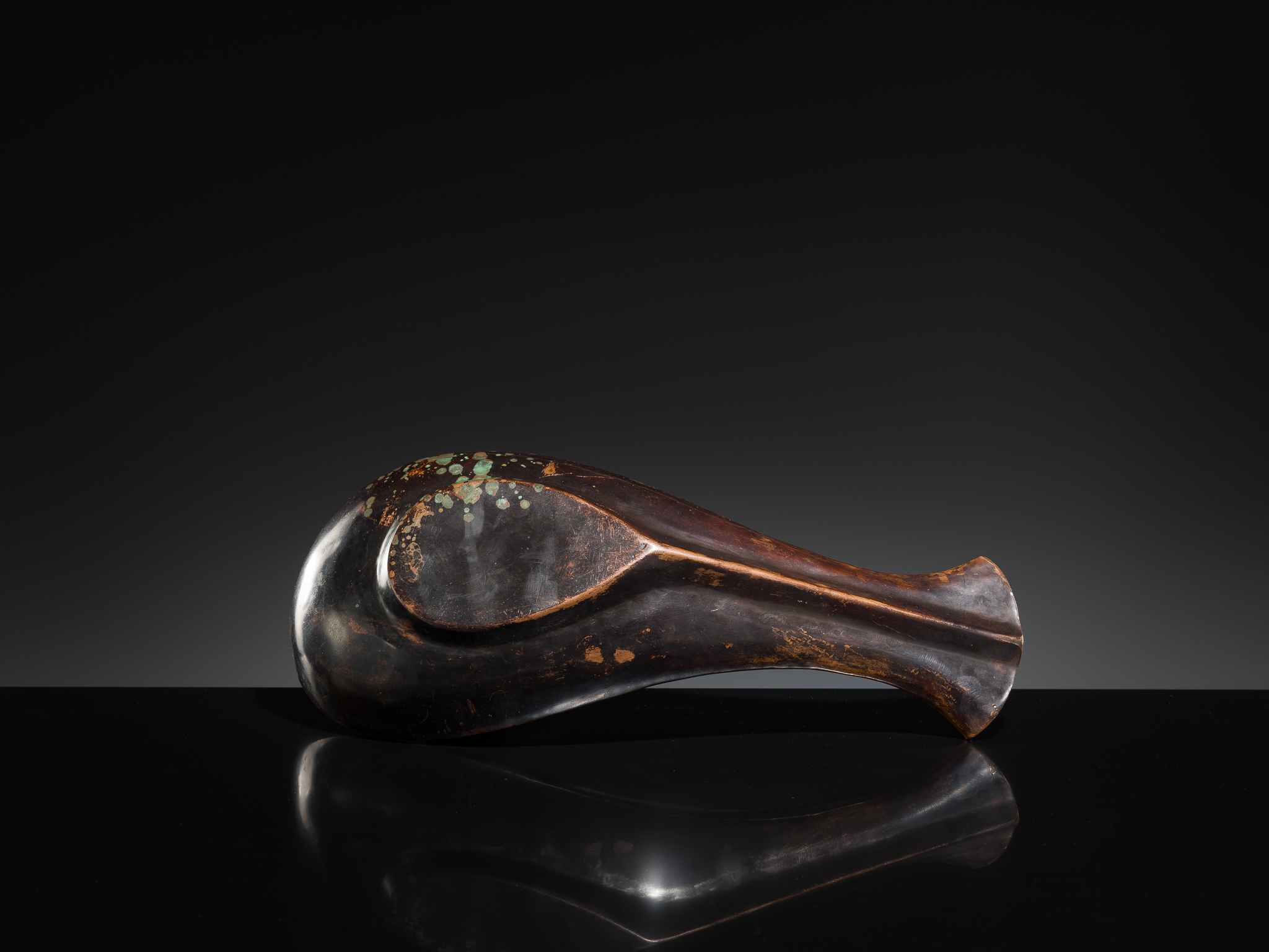 Lot 89 - A COPPER ‘YONI’ LIBATION VESSEL, ARGHA PATRA,