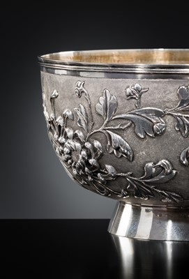 Lot 402 - A SILVER ‘CHRYSANTHEMUM’ BOWL, MARKS OF GAN SHENG AND YOK SANG, LATE QING DYNASTY TO REPUBLIC PERIOD