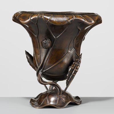 Lot 59 - A LARGE BRONZE ‘LOTUS’ JARDINIERE