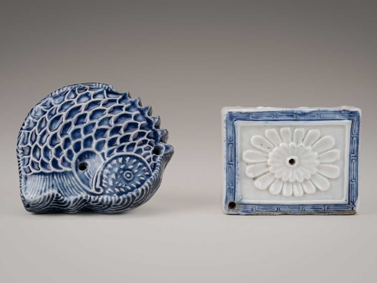 Lot 717 - A LOT WITH TWO BLUE AND WHITE PORCELAIN KOREAN WATER DROPPERS