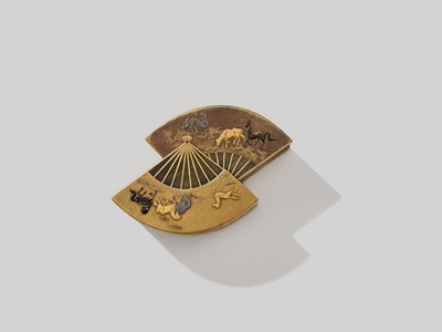 Lot 99 - A LACQUER DOUBLE-FAN-SHAPED KOGO (INCENSE BOX) WITH HORSES AND TREASURES