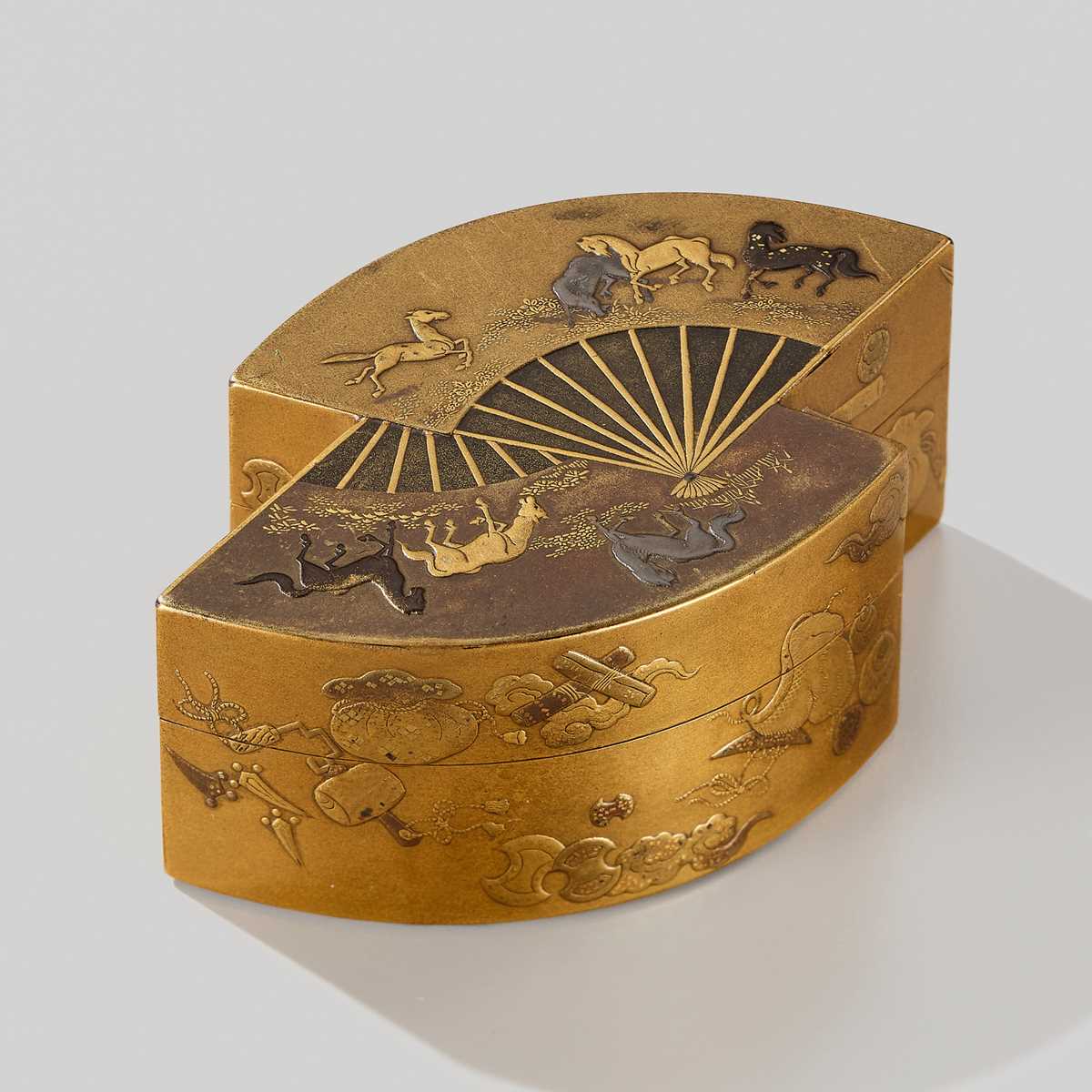 Lot 99 - A LACQUER DOUBLE-FAN-SHAPED KOGO (INCENSE BOX) WITH HORSES AND TREASURES