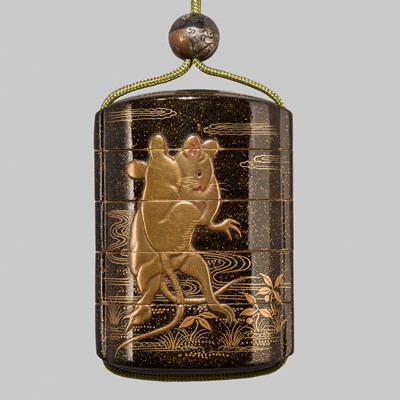 Lot 414 - SHUHO: AN AMUSING FOUR-CASE BLACK AND GOLD LACQUER INRO DEPICTING TWO RATS WRESTLING