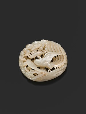 Lot 440 - A RETICULATED WHITE JADE ‘PHOENIX’ PLAQUE, LATE SONG TO YUAN DYNASTY