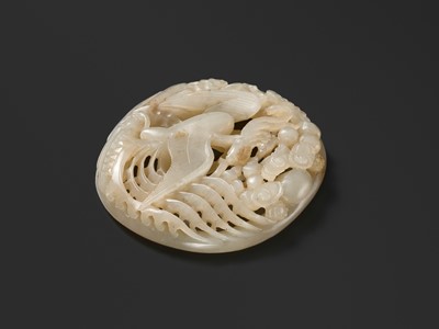 Lot 440 - A RETICULATED WHITE JADE ‘PHOENIX’ PLAQUE, LATE SONG TO YUAN DYNASTY